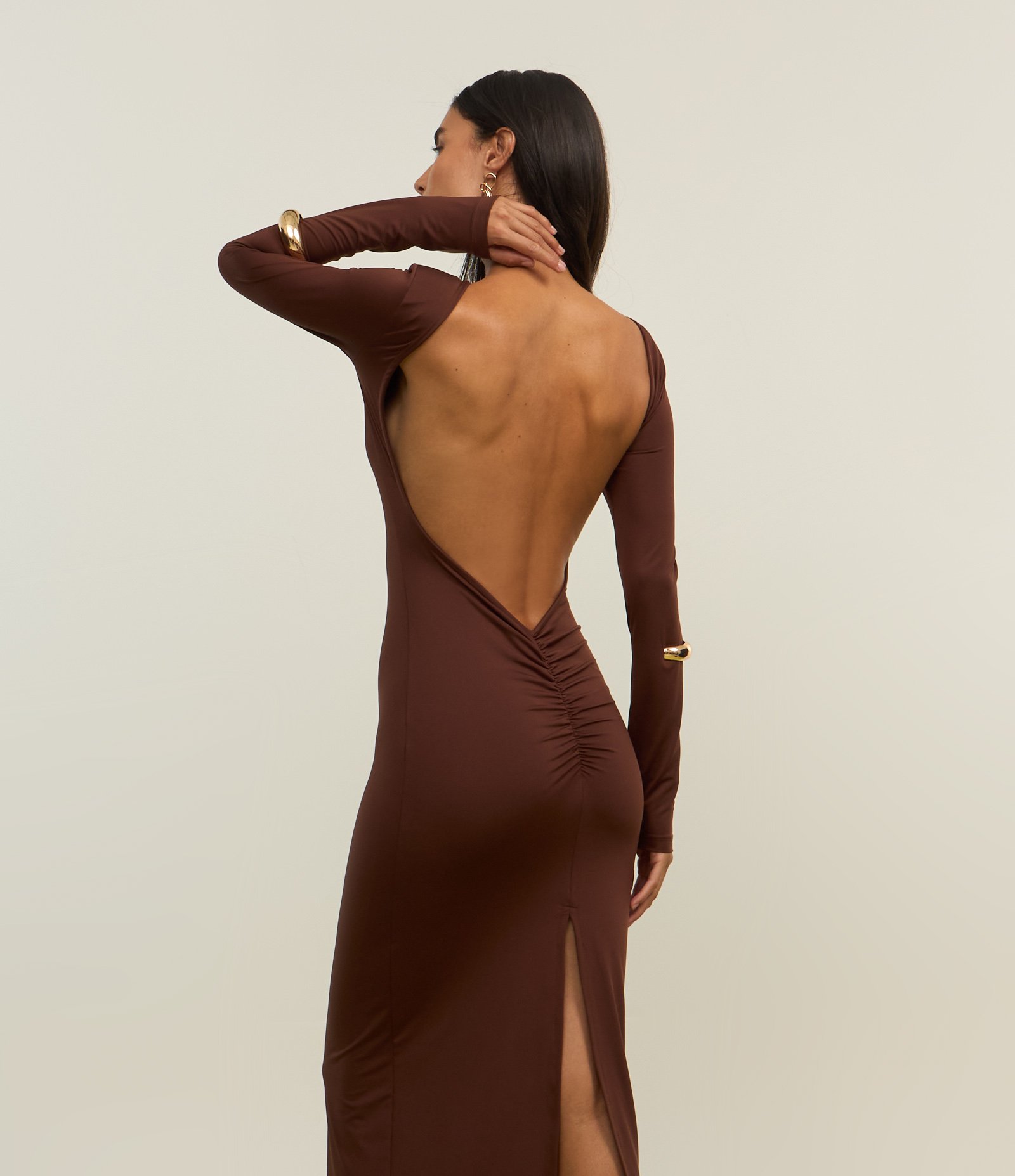 Vestido New Midi com Decote nas Costas e Fenda Marrom Chocolate 1