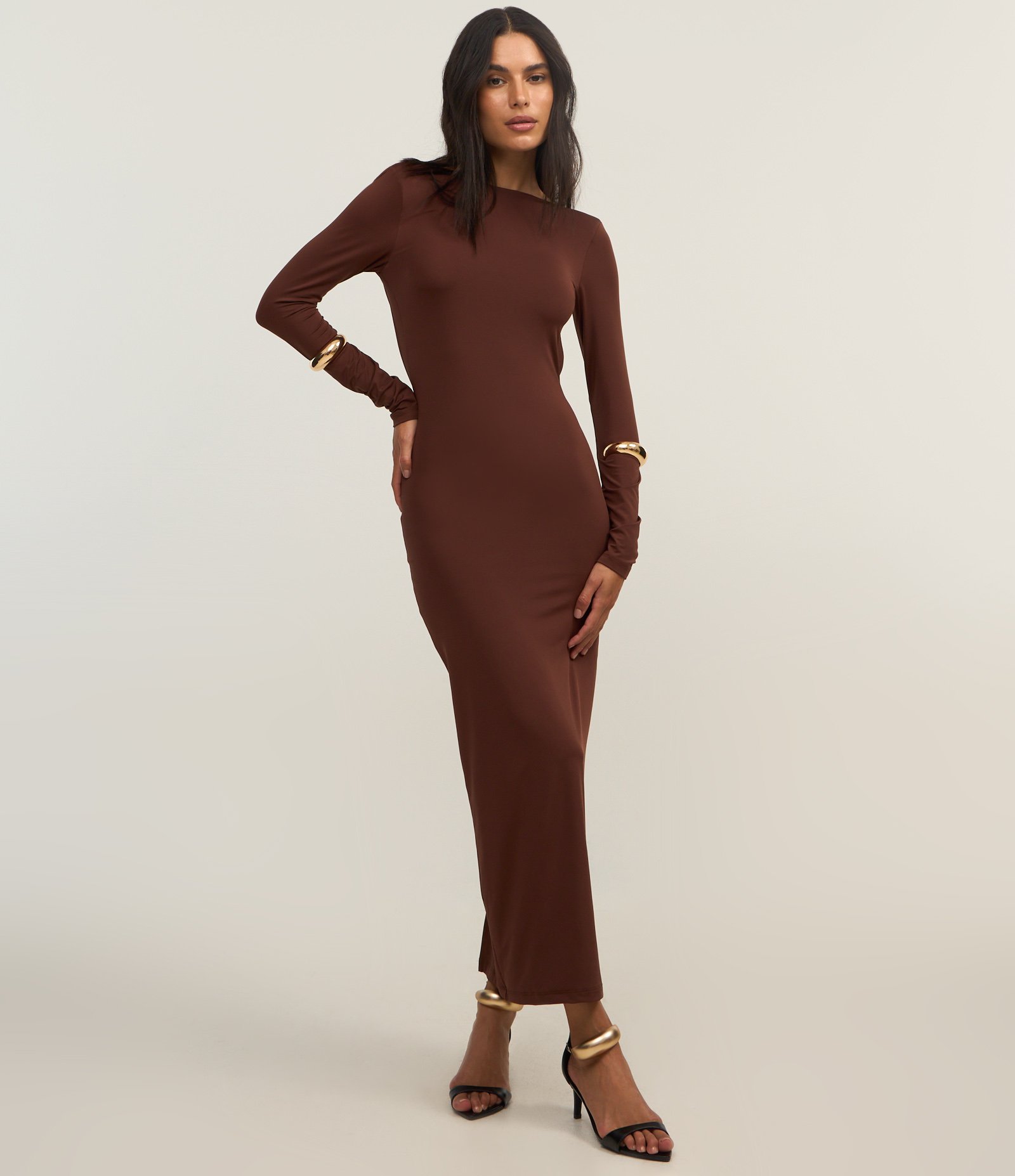 Vestido New Midi com Decote nas Costas e Fenda Marrom Chocolate 2