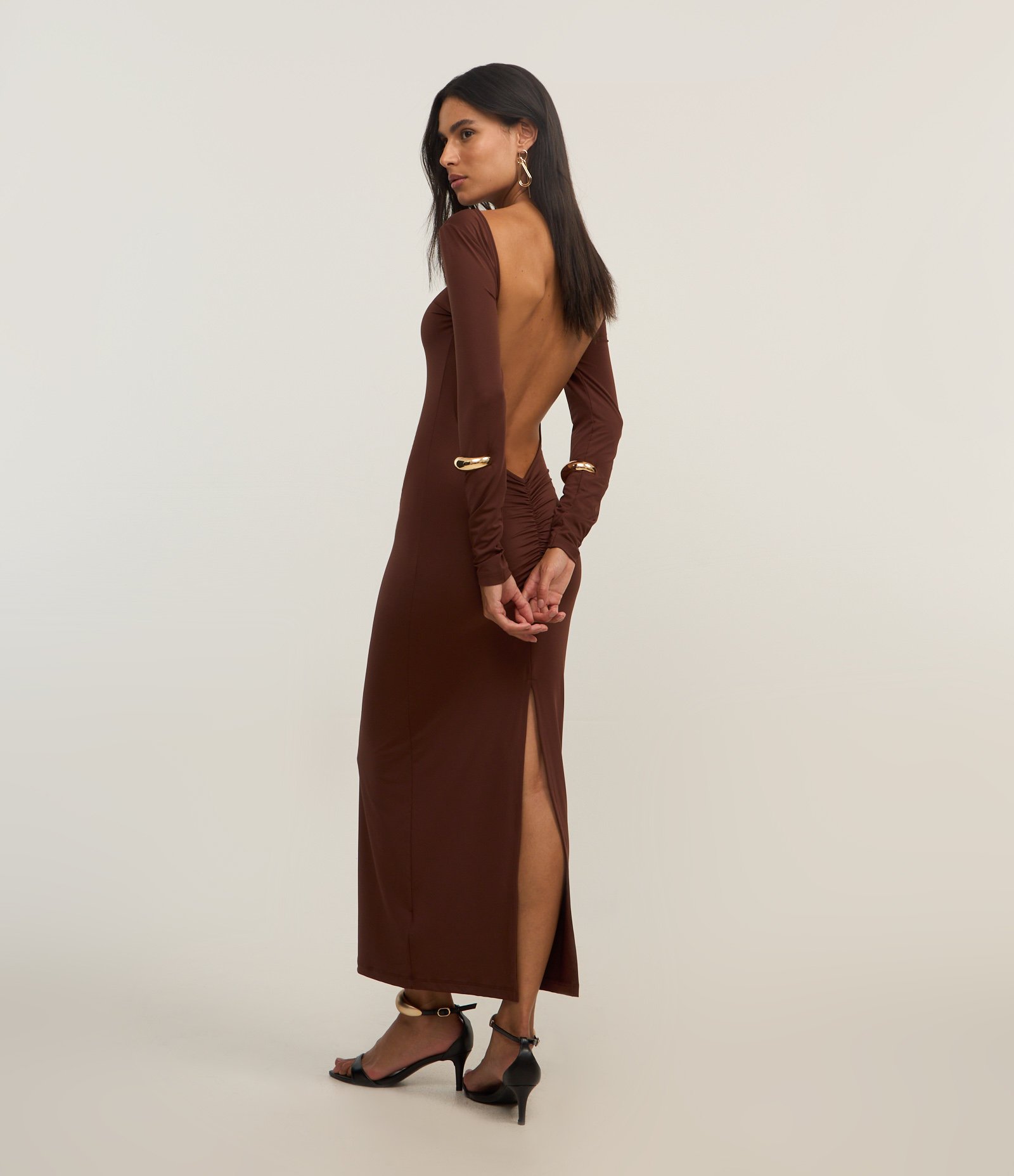 Vestido New Midi com Decote nas Costas e Fenda Marrom Chocolate 3