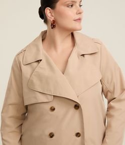Jaqueta Trench Coat Cropped em Gabardine com Botões Curve & Plus Size