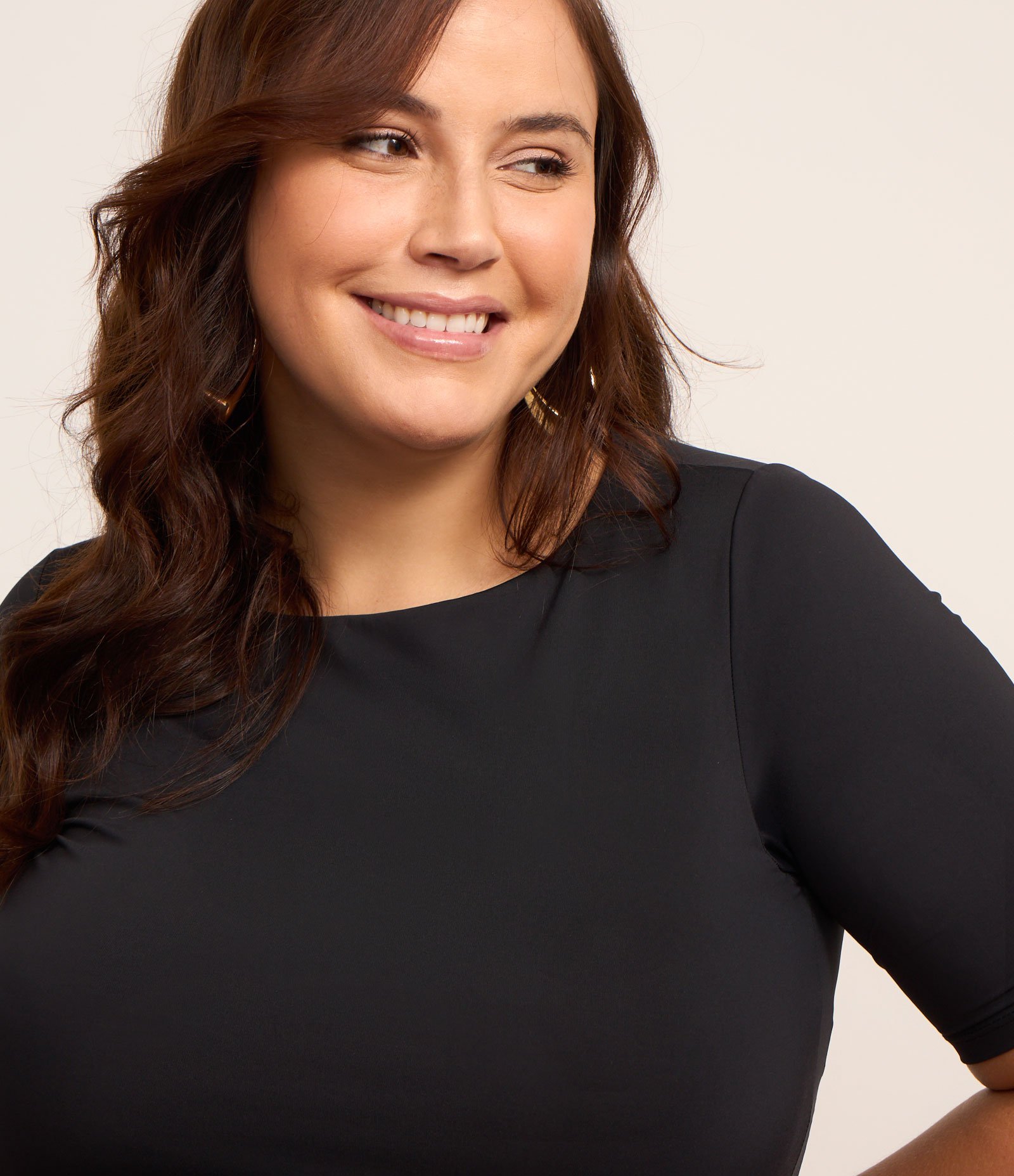 Blusa Ajustada em Microfibra Leve Curve & Plus Size Preto 3