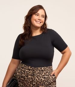 Blusa Ajustada em Microfibra Leve Curve & Plus Size