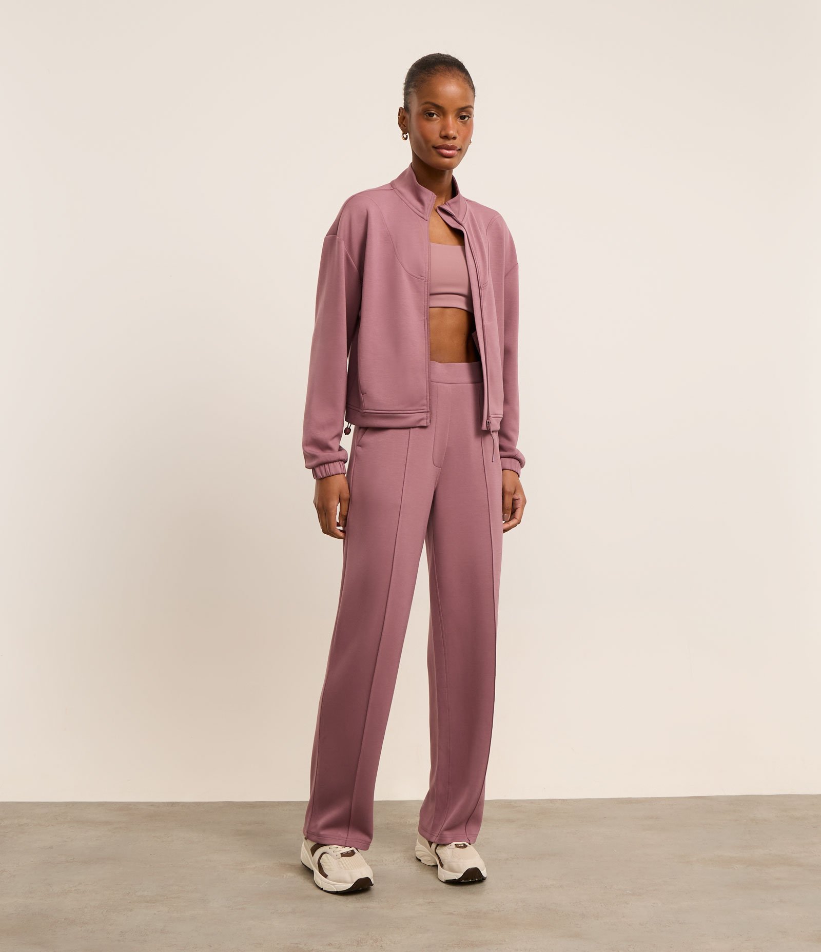 Jaqueta Esportiva em Viscose com Gola Alta e Ajuste na Barra Roxo 3