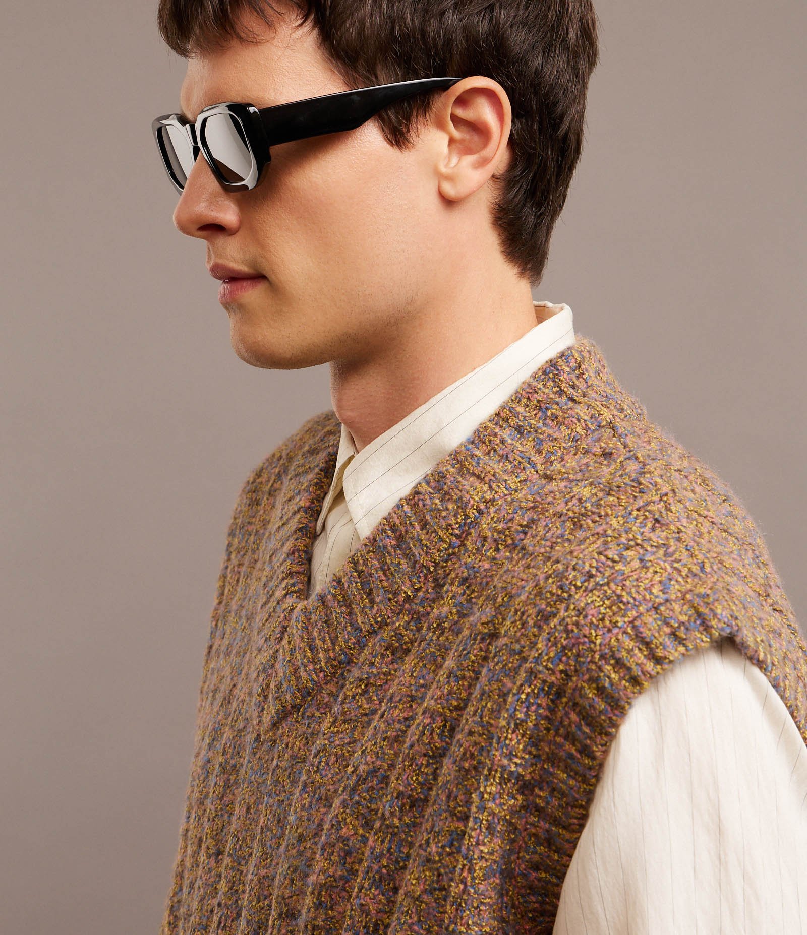 Colete em Tricô com Gola V e Textura Multicores 6