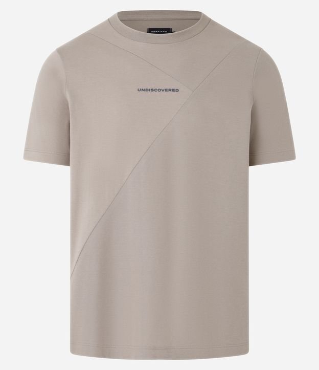 Camiseta em Algodão com Estampa Lettering Recortes e Textura
