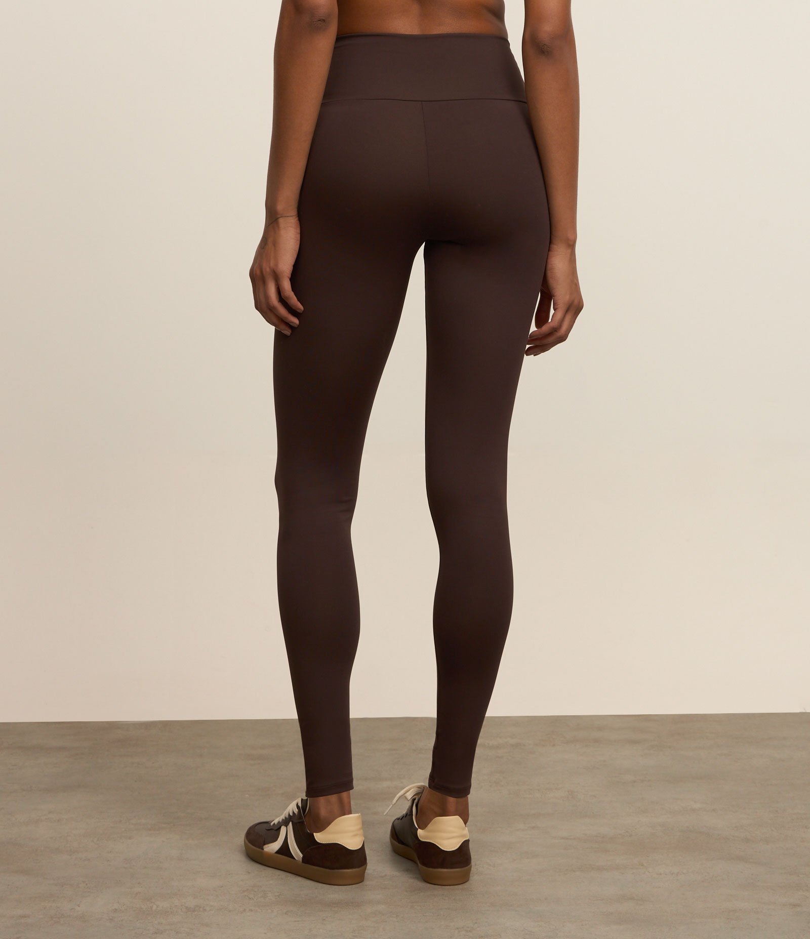 Calça Esportiva Legging em Microfibra com Cós Alto Marrom 3