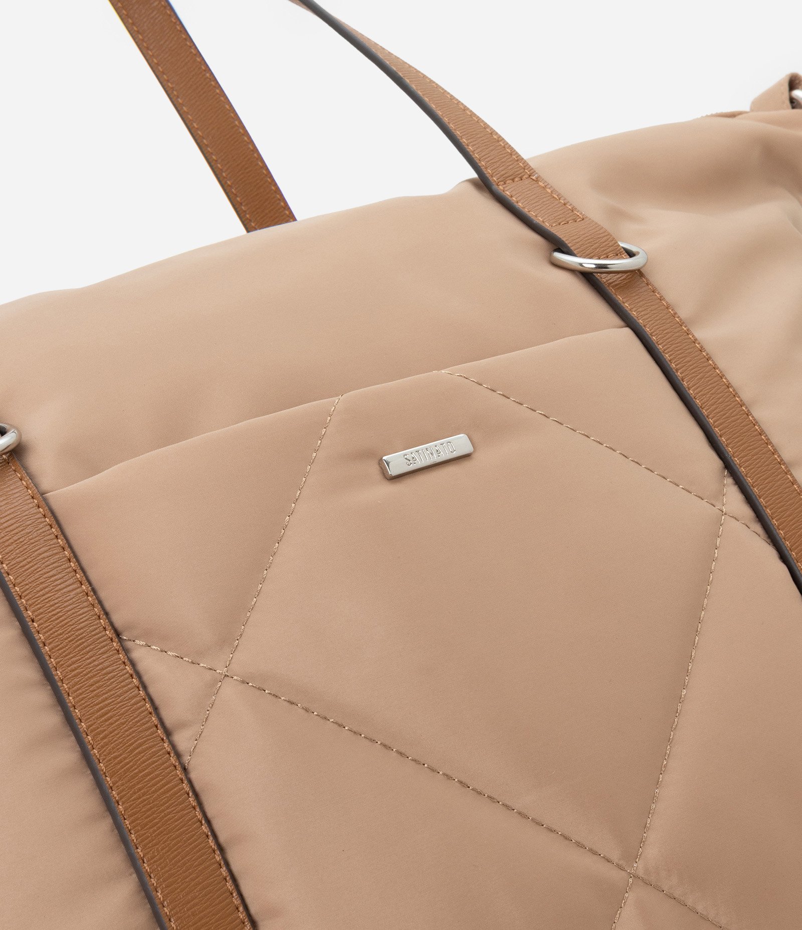 Bolsa Mala Grande com Textura Matelassê Bege 4
