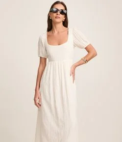 Vestido Longo Texturizado com Manga Bufante e Laços