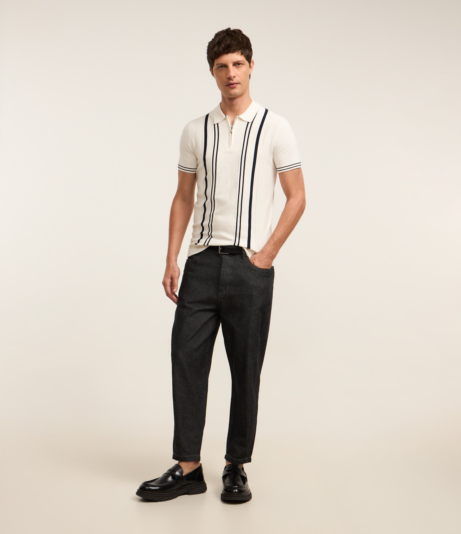 Camisa Polo Slim em Tricô com Estampa Listrada e Zíper na Gola Bege 4