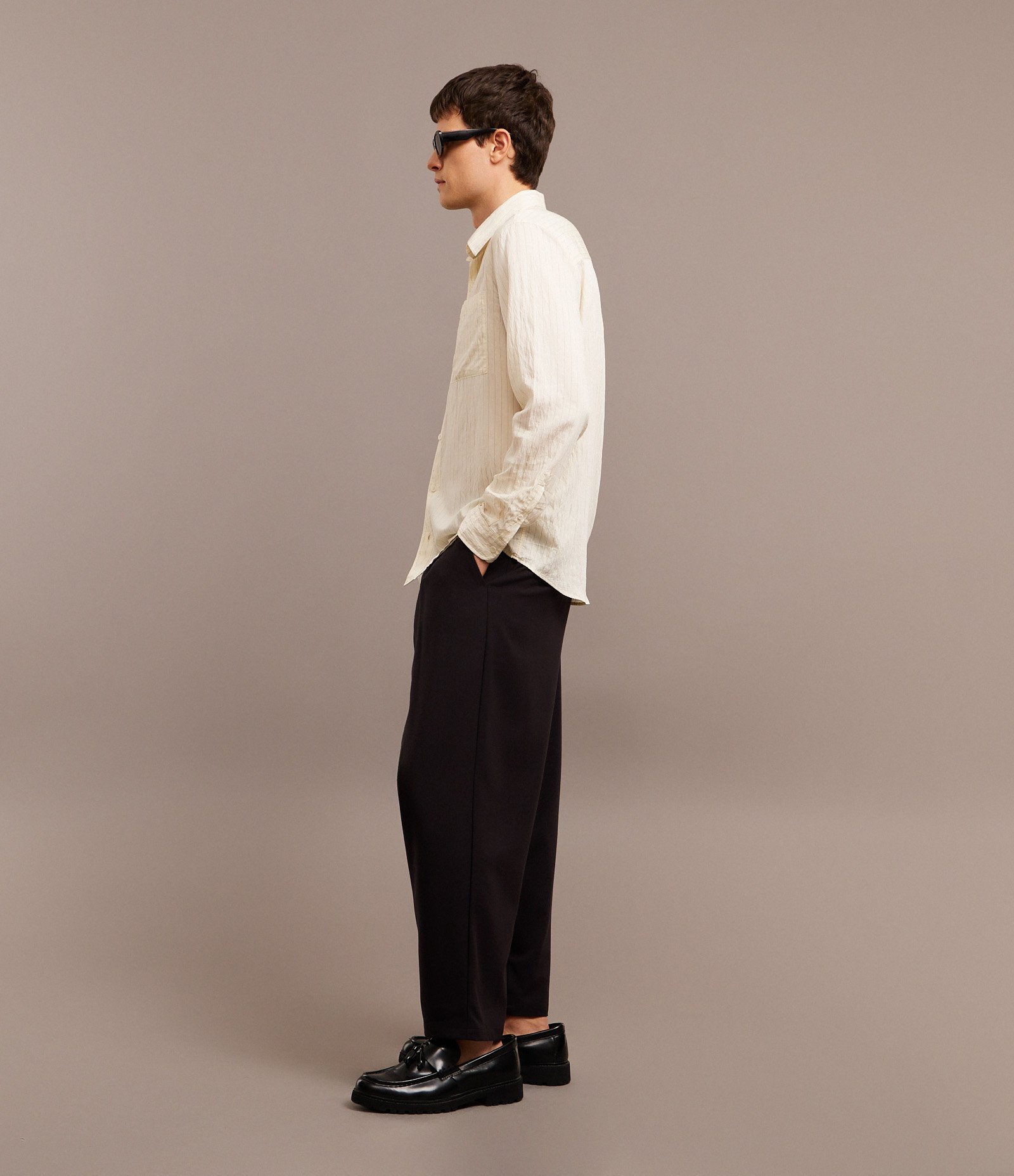 Camisa Comfort em Viscose com Estampa de Listras e Bolso Off White 5