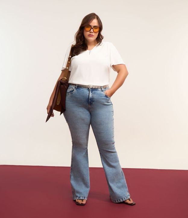 Calça Flare em Jeans com Elastano Curve & Plus Size