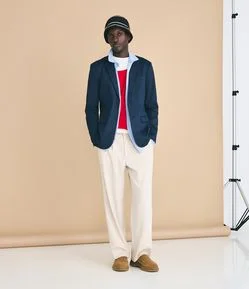 Calça Wide Leg Alfaiatada com Bolso e Friso