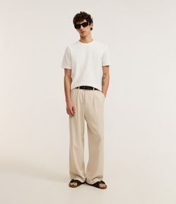 Calça Wide Leg com Bolso e Friso Alfaiatada