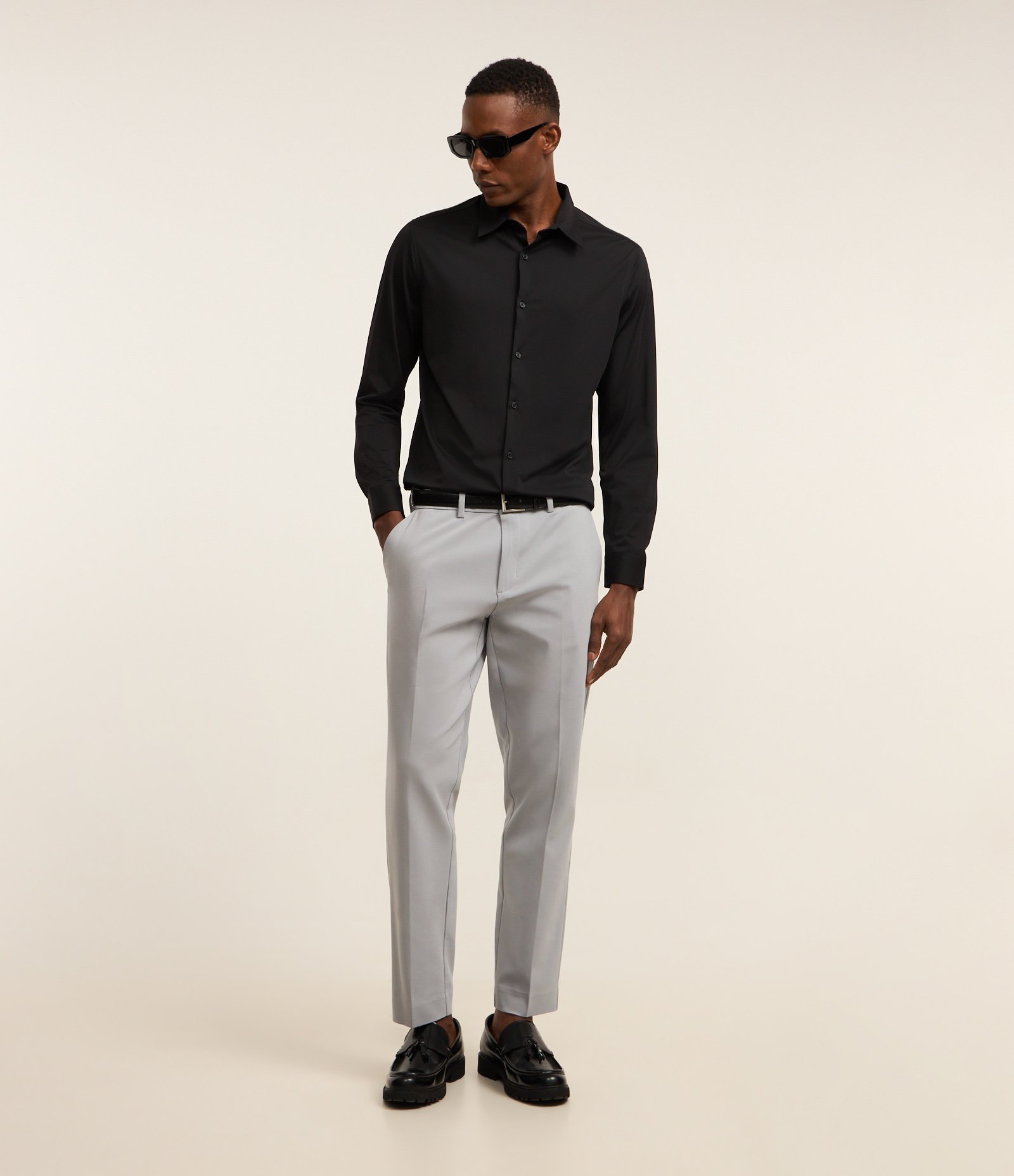 Calça Slim em Alfaiataria Com Passante e Bolso Cinza 1
