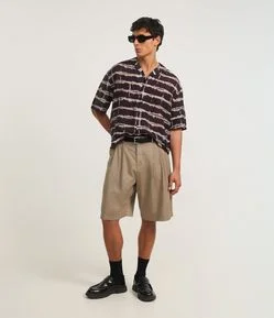 Bermuda Ampla Alfaiatada com Pregas