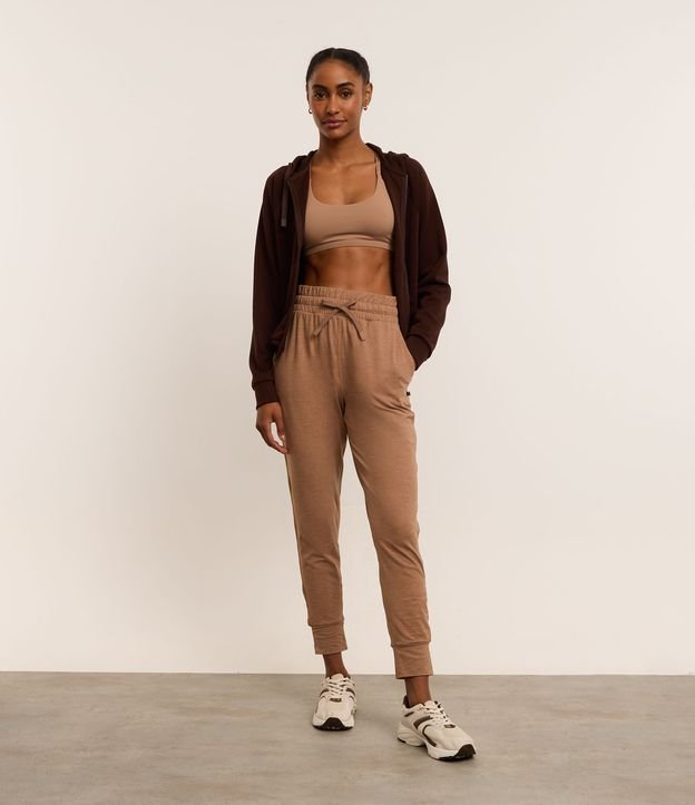 Calça Jogger Esportiva com Cós Regulável e Toque Suave