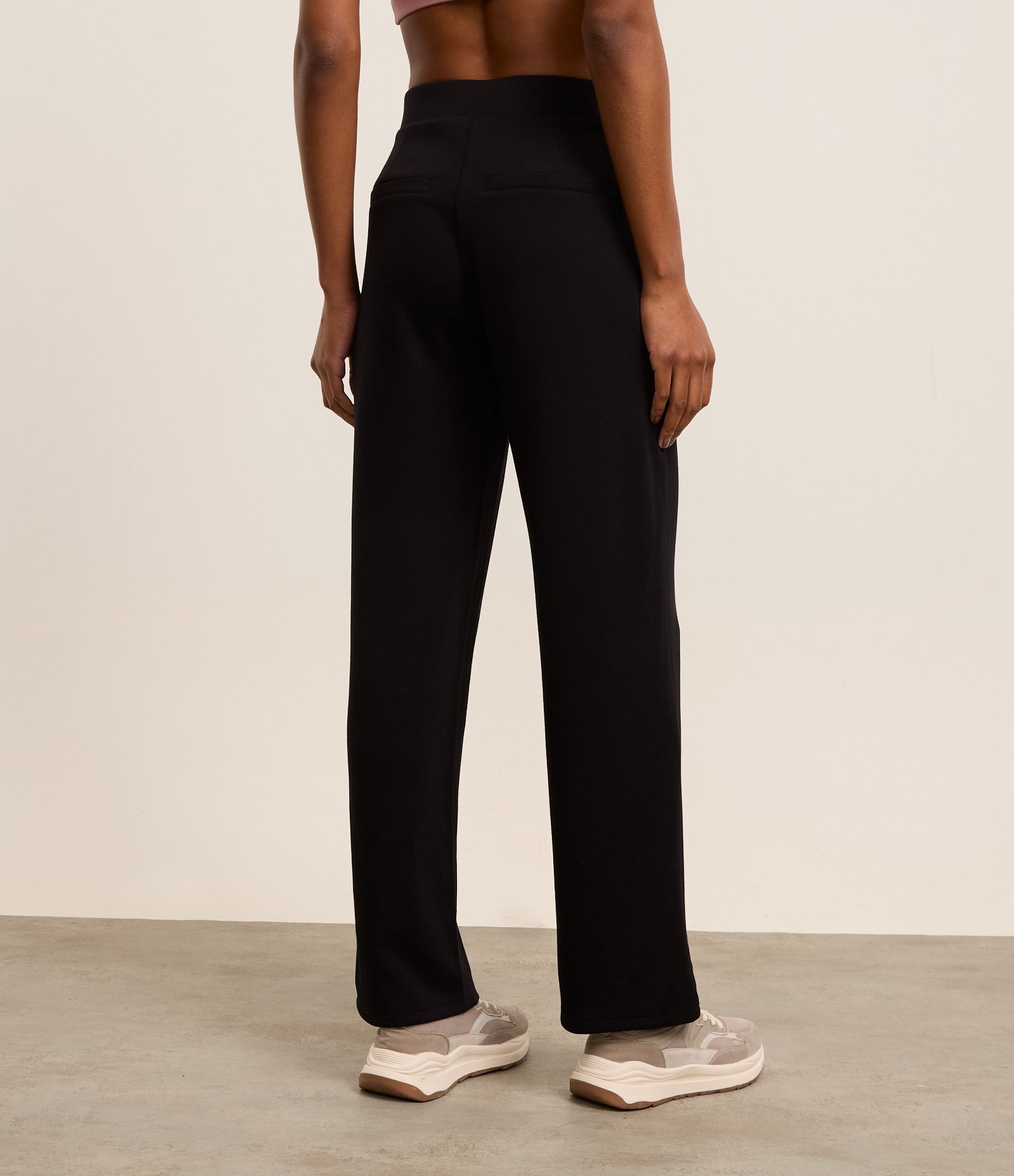 Calça Reta Esportiva com Frisos Frontais e Cós Largo 3