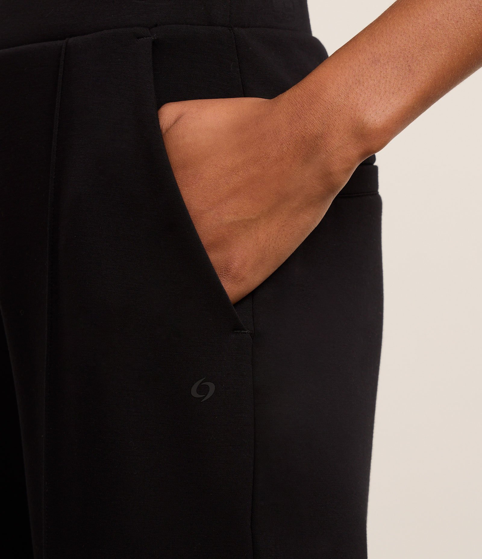 Calça Reta Esportiva com Frisos Frontais e Cós Largo 4