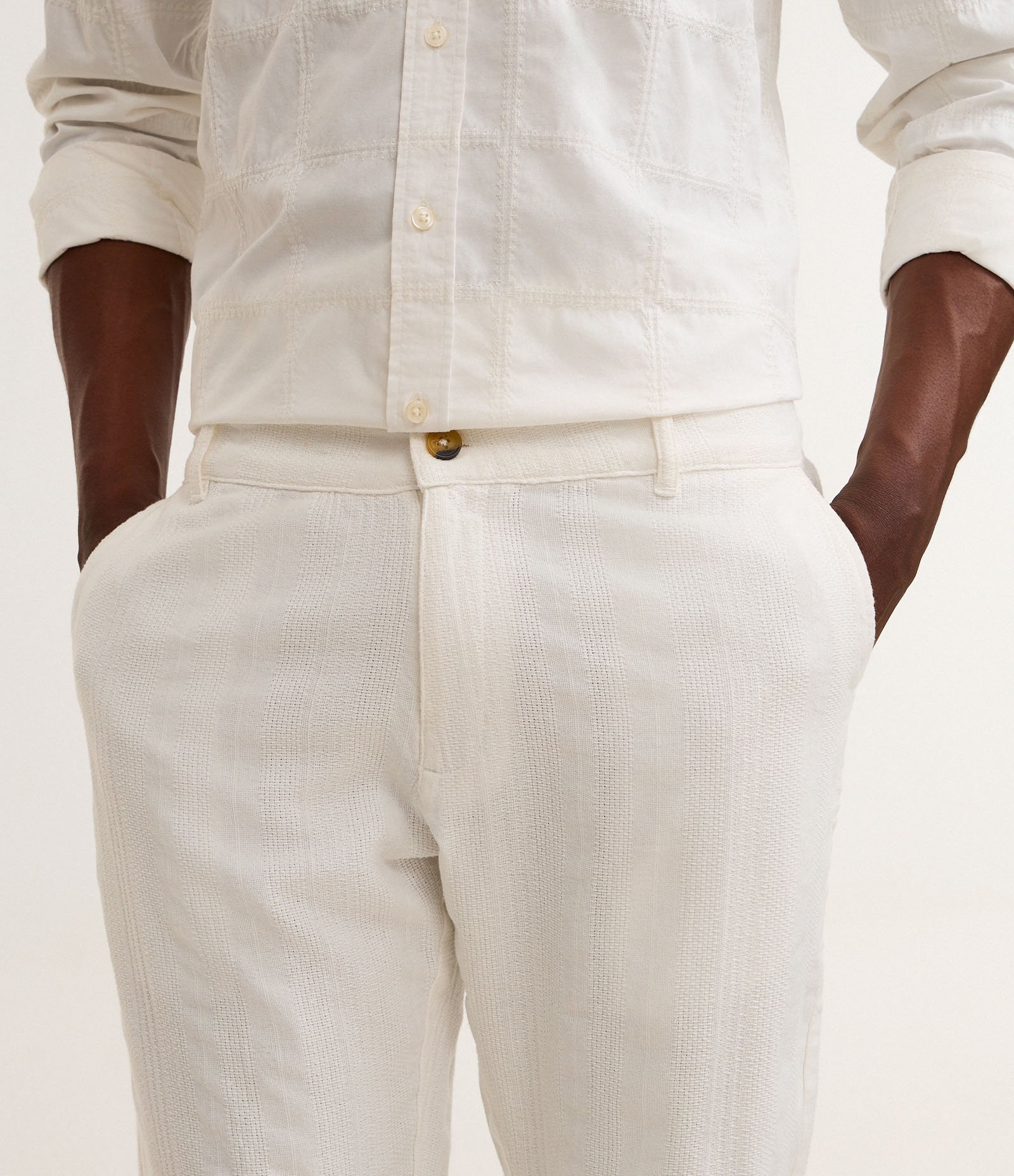 Calça Texturizada com Falsa Listra e Cós Fixo Branco 3