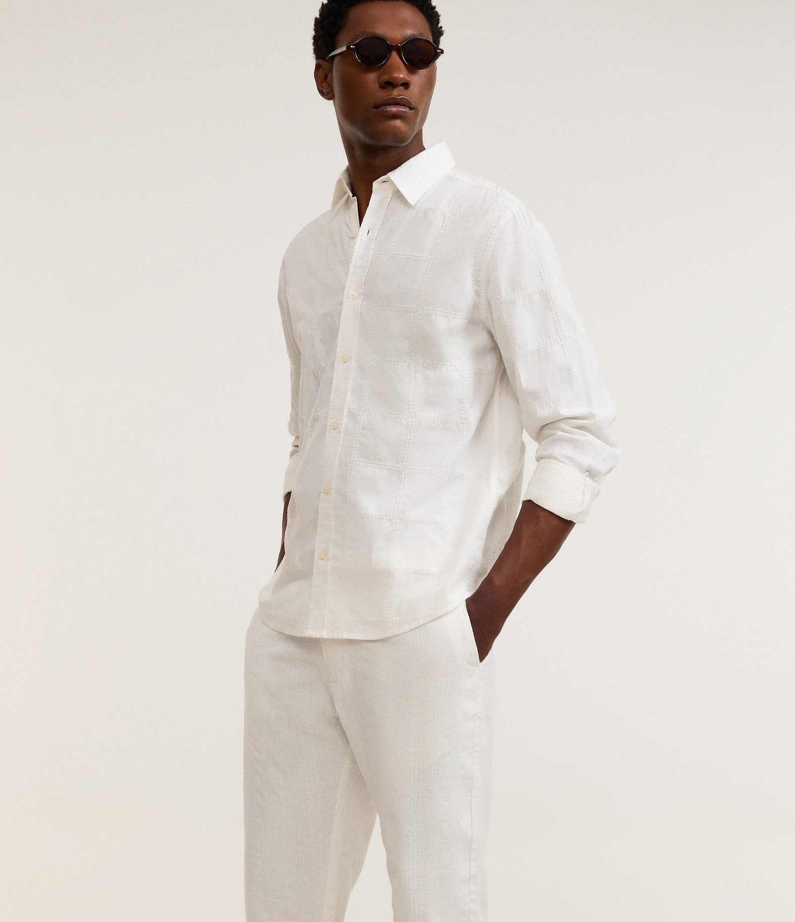 Calça Texturizada com Falsa Listra e Cós Fixo Branco 4