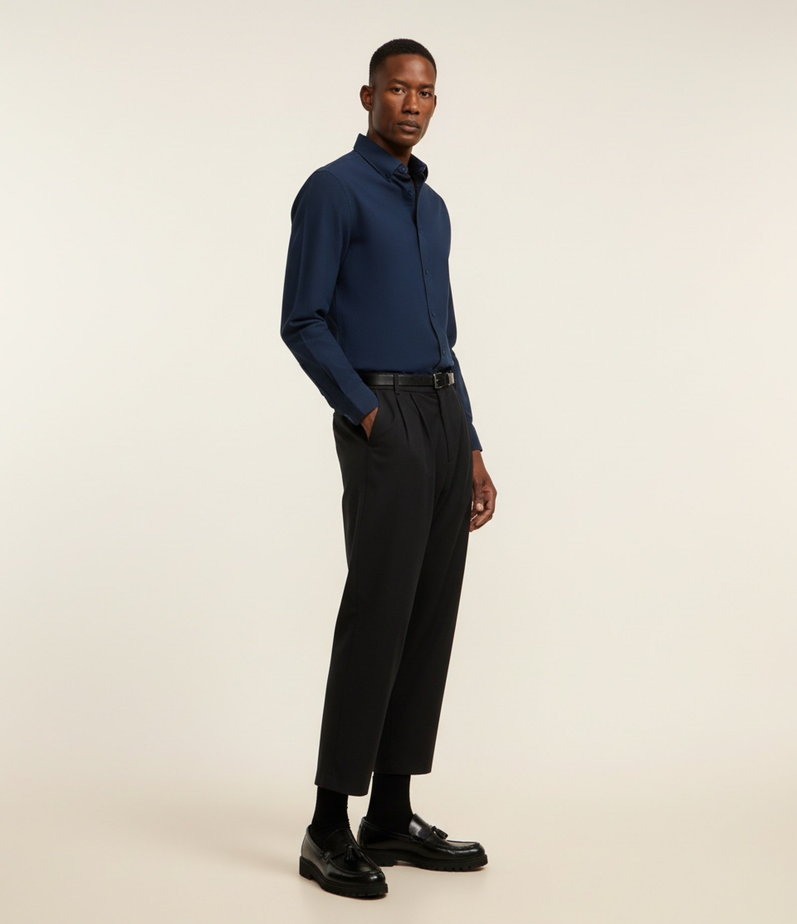 Camisa Regular Básica em Oxford Azul escuro 5