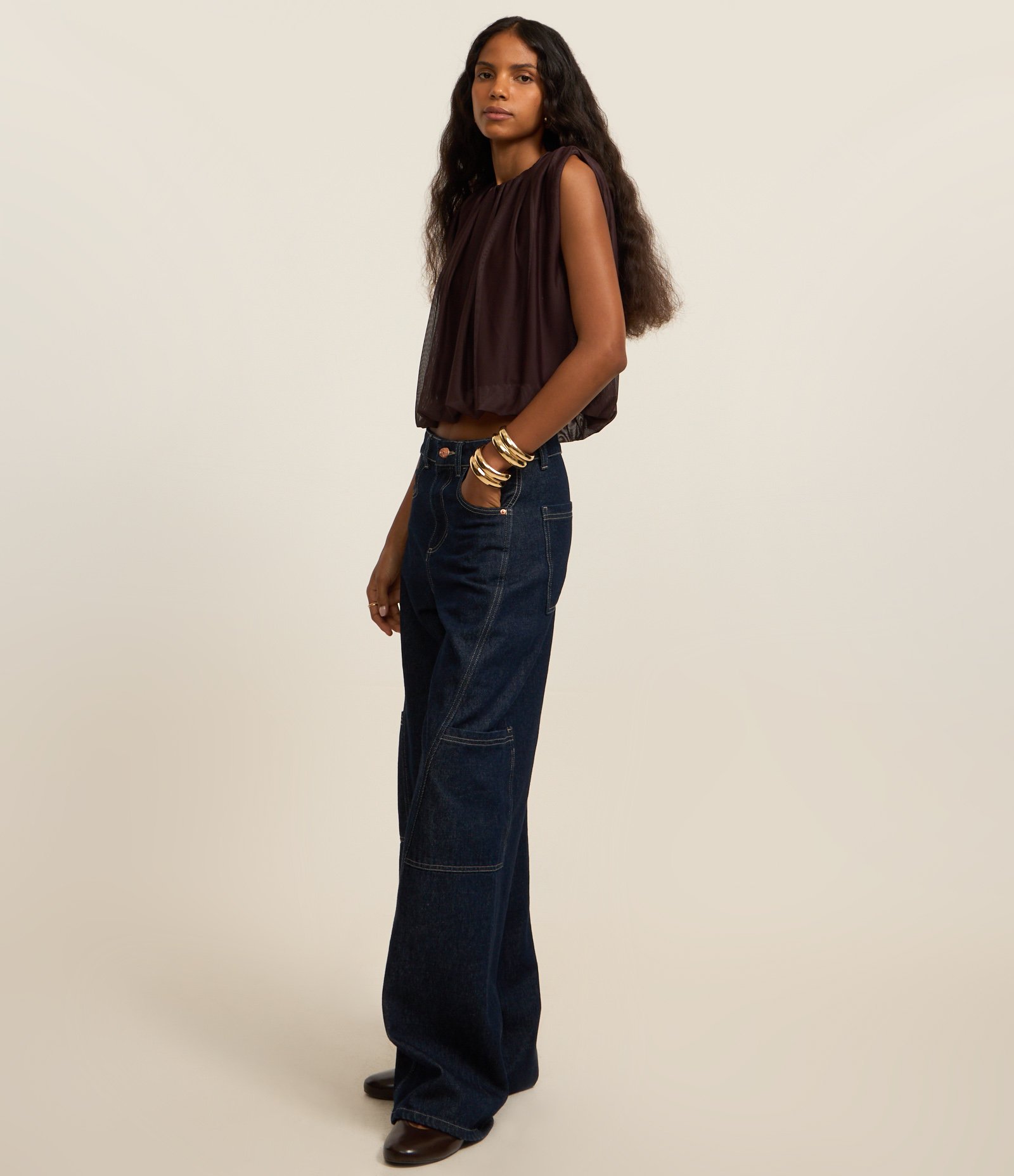 Blusa Balonê Cropped em Tule com Gola Redonda Marrom 2