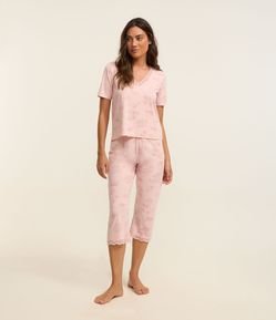 Pijama Capri em Microfibra Leve com Estampa Floresta e Onça