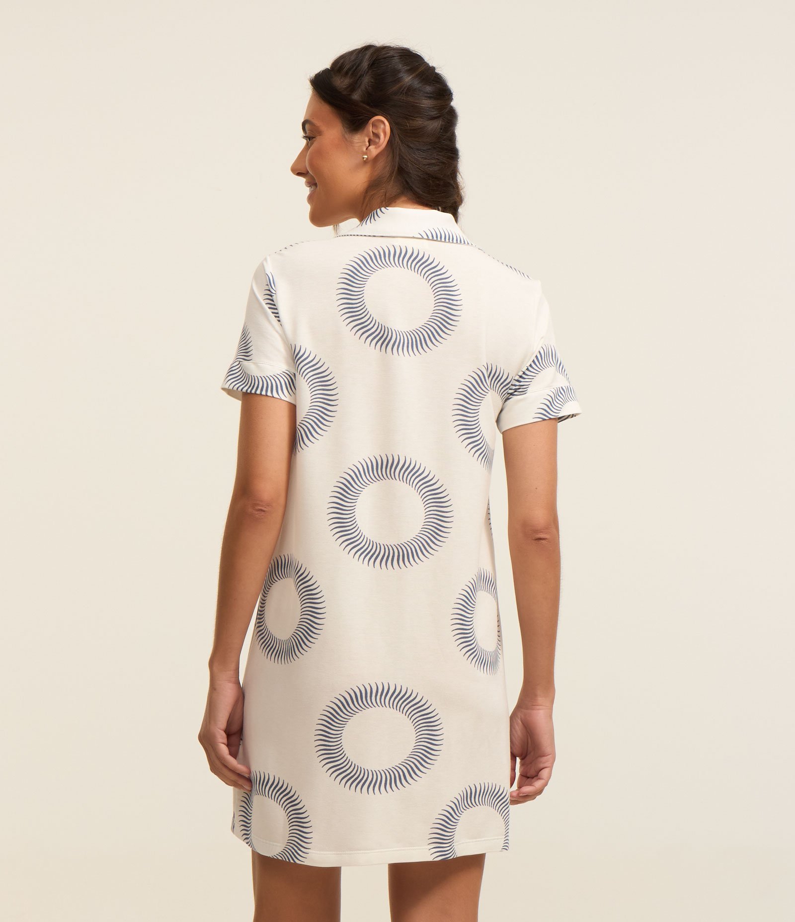 Camisola Curta em Viscose com Gola Camisa e Estampa de Círculos Branco 2