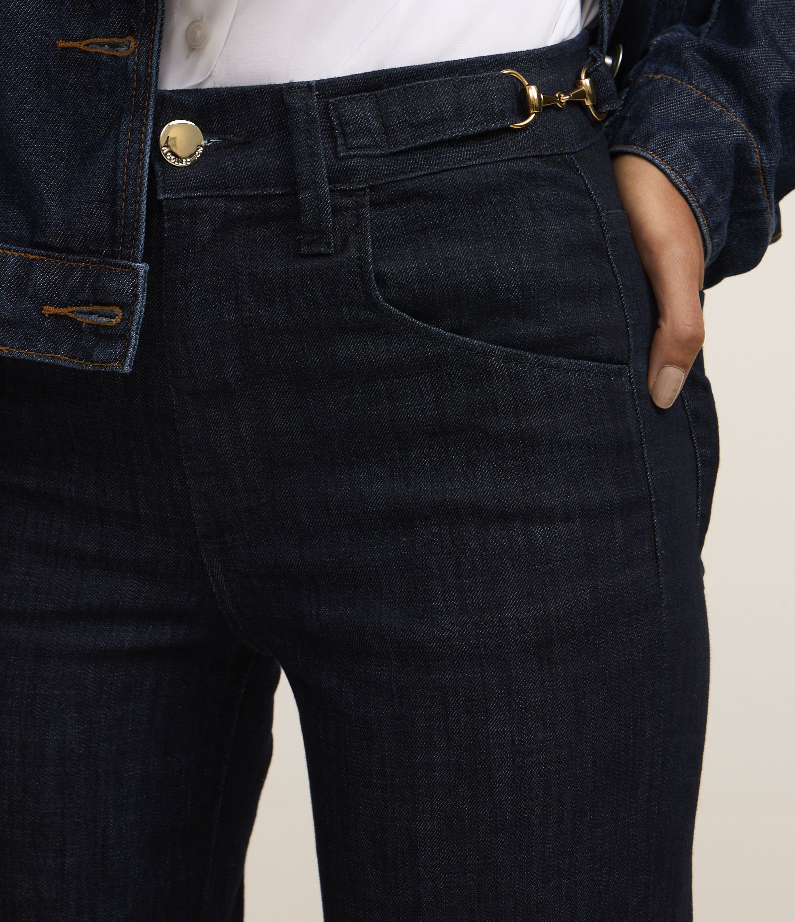 Calça Reta em Jeans com Fivela Lateral Azul 4