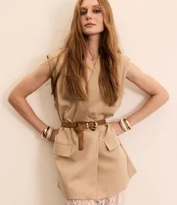 Colete Alongado em Alfaiataria Transpassado com Botões