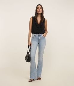 Calça Bootcut Jeans com Elastano e Bolso Relógio