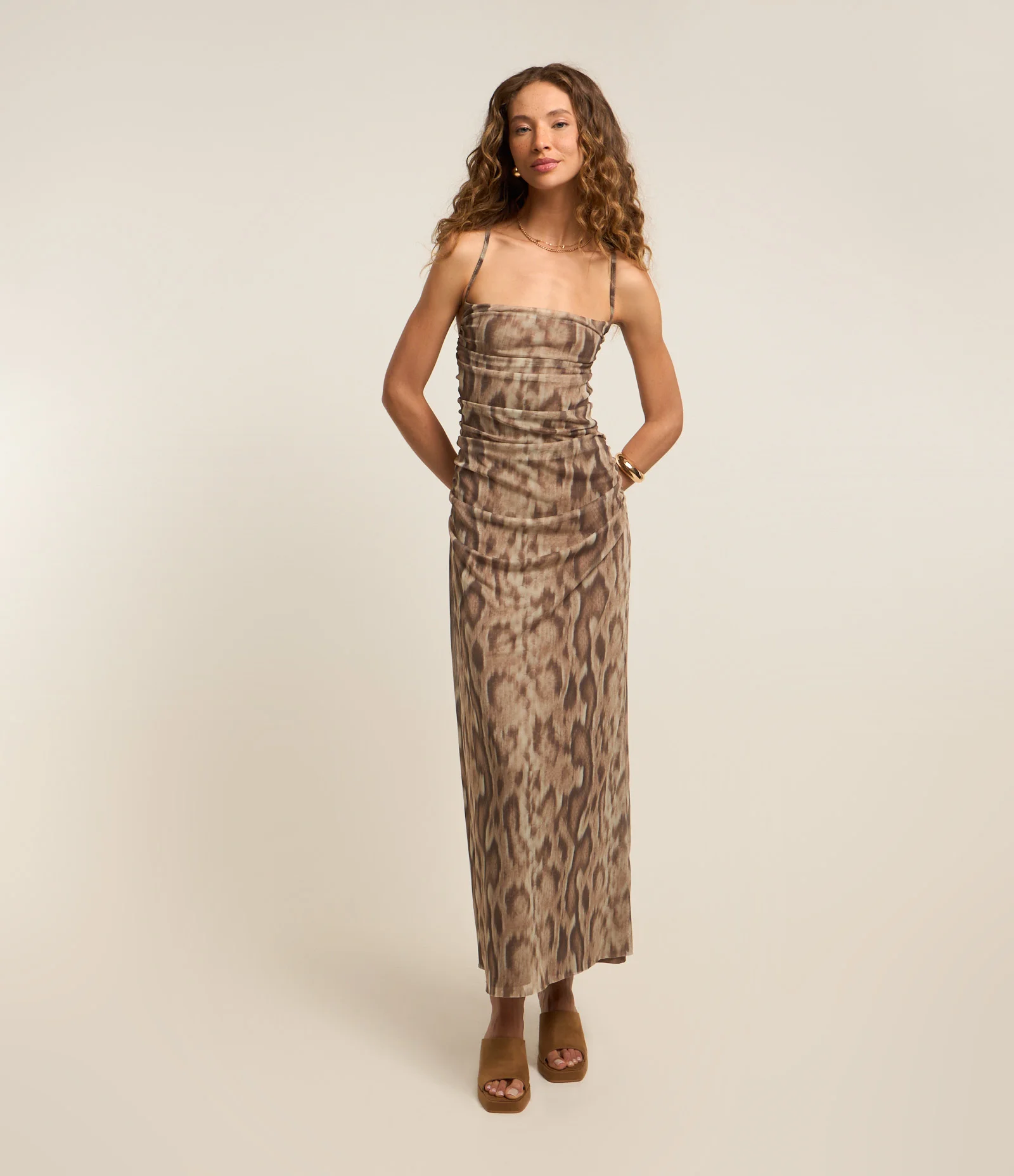 Vestido em Tule com Decote Degagê e Estampa Animal Print Marrom 1