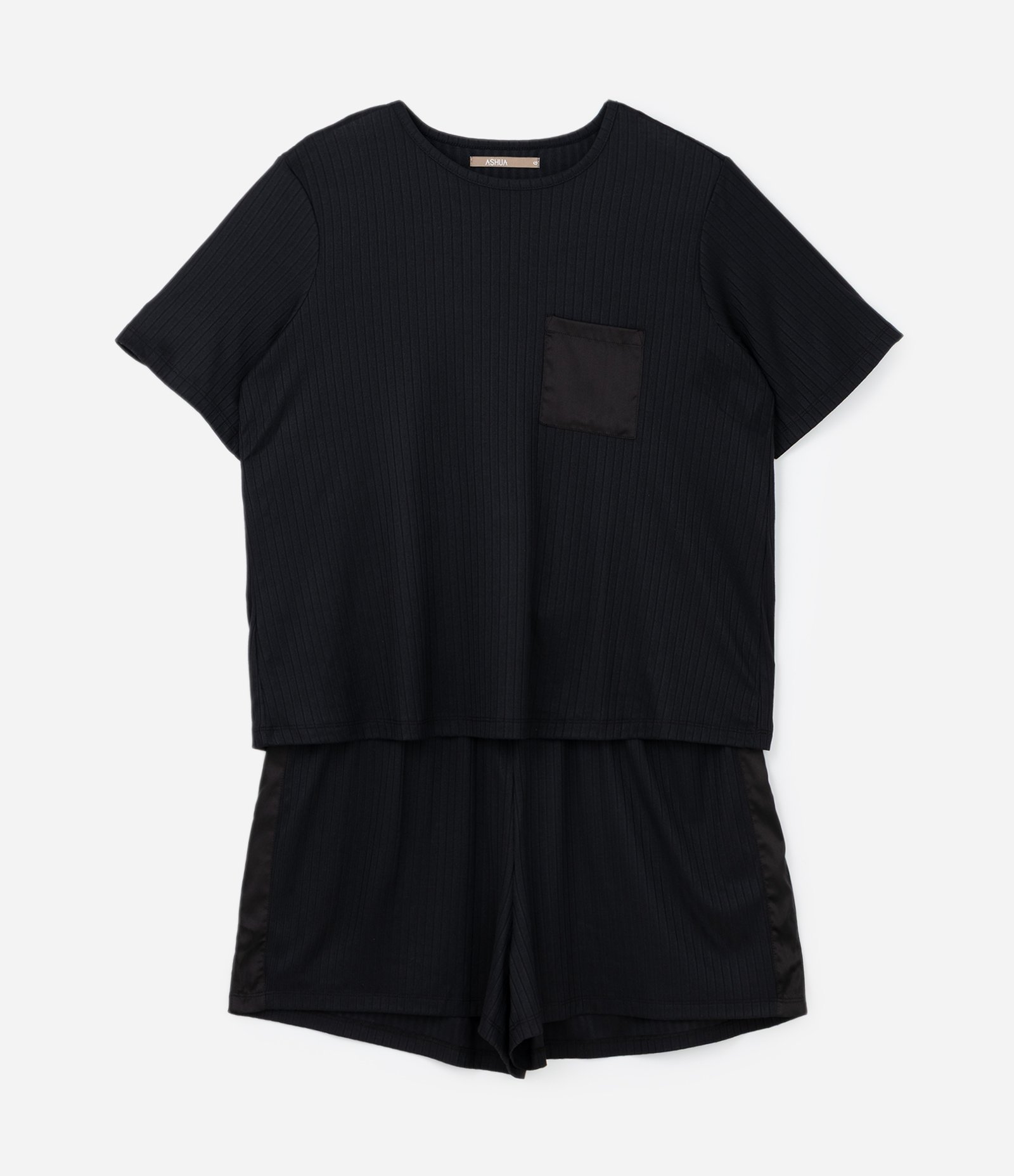 Pijama Curto com Cava Deslocada e Bolsinho Curve & Plus Size Preto 5