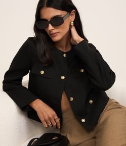 Casaqueto em Tweed com Botões Metalizados e Lapelas