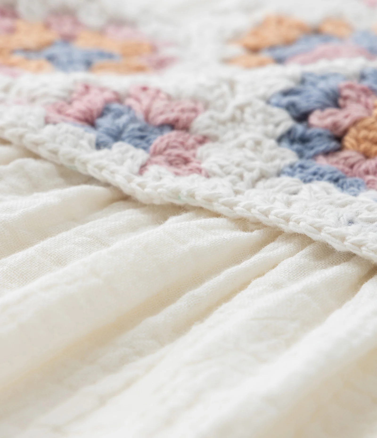 Vestido Infantil com Busto de Efeito Crochê - Tam 1 a 6 Anos Bege 4