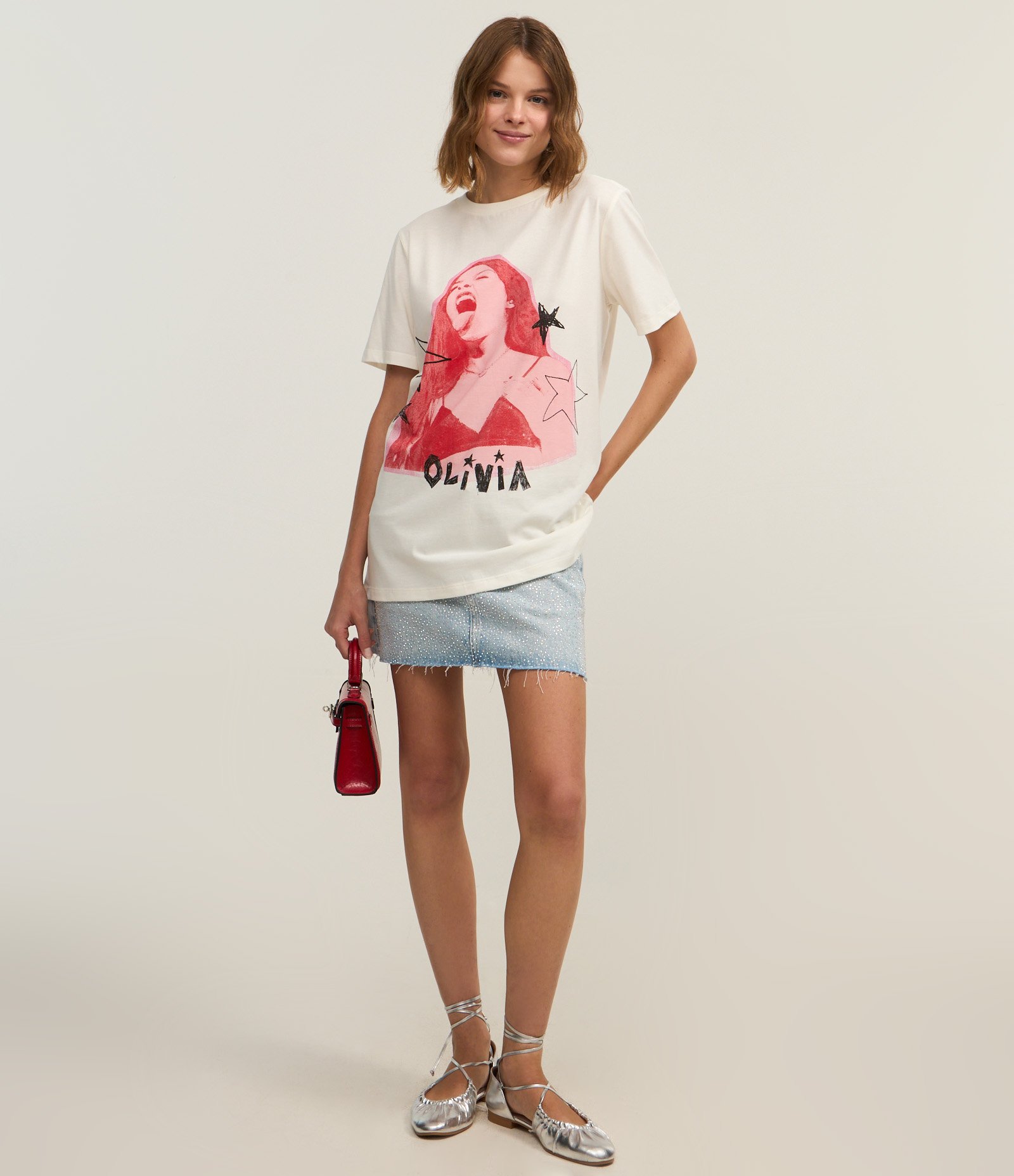 Camiseta T-shirt em Algodão com Estampa Olivia Rodrigo Branco 2