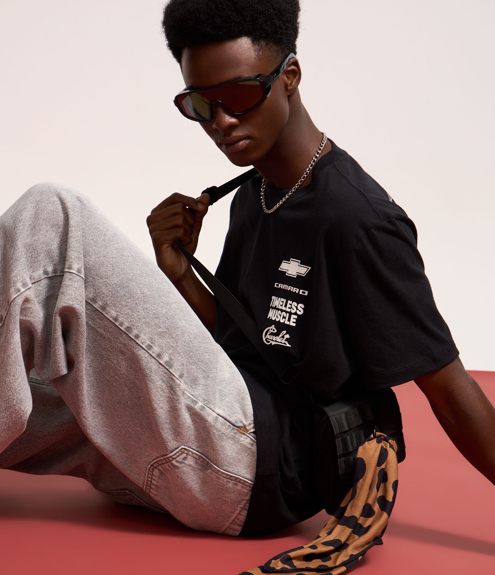 Camiseta Comfort em Algodão com Estampa de Camaro Preto 4