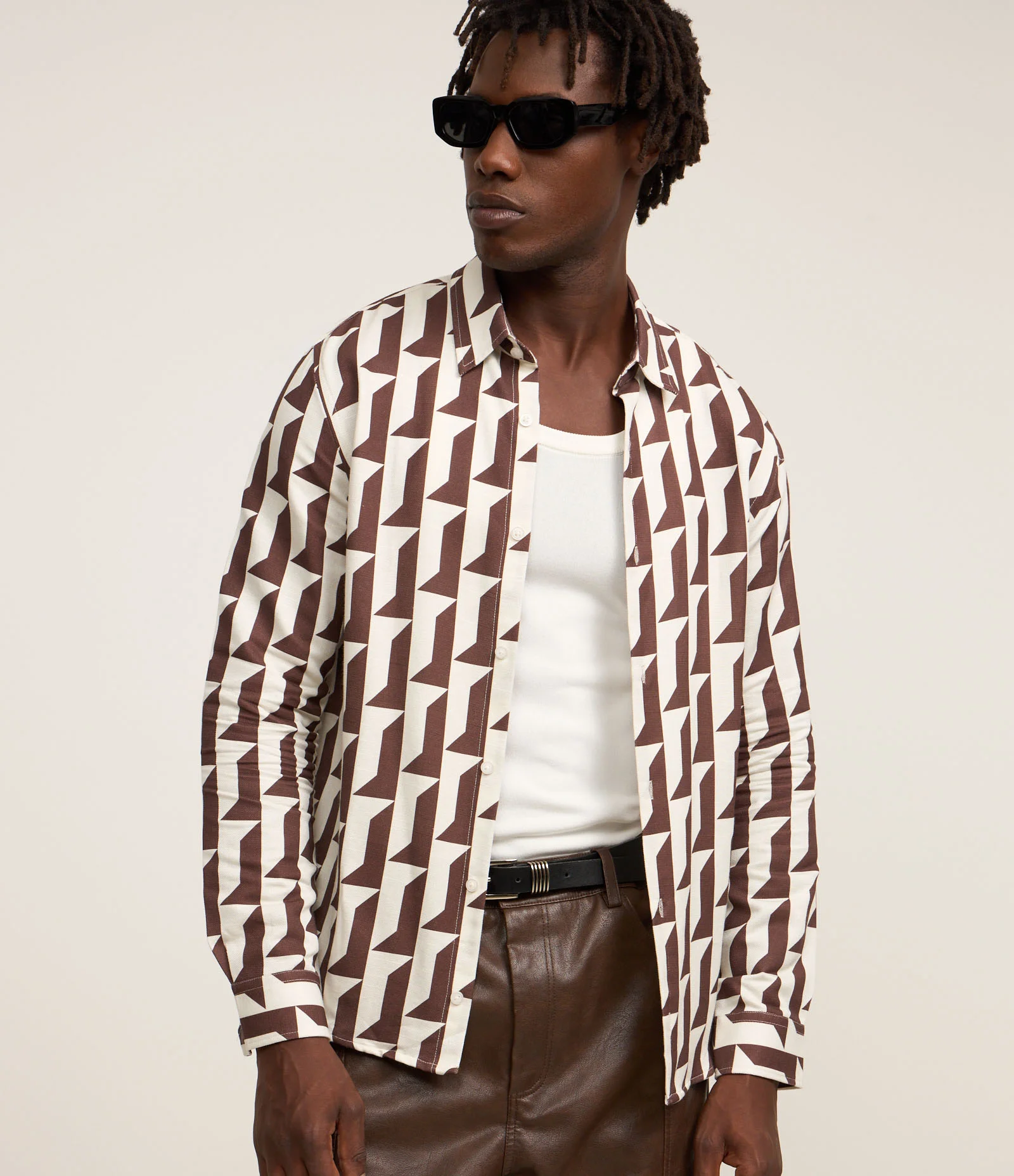 Camisa em Oxford com Estampa Geométrica Branco/Marrom 1