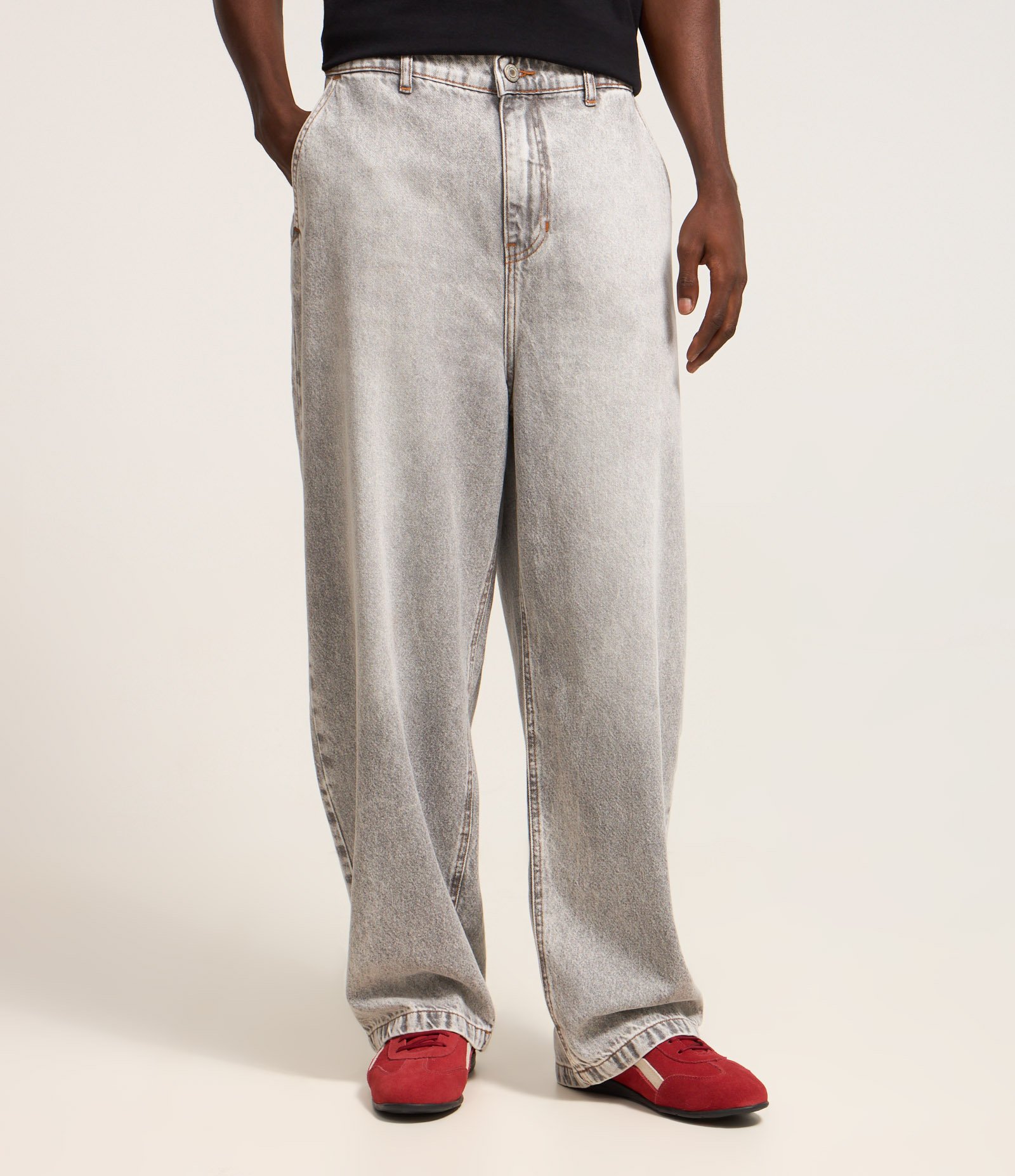 Calça Skater em Jeans Cinza 4