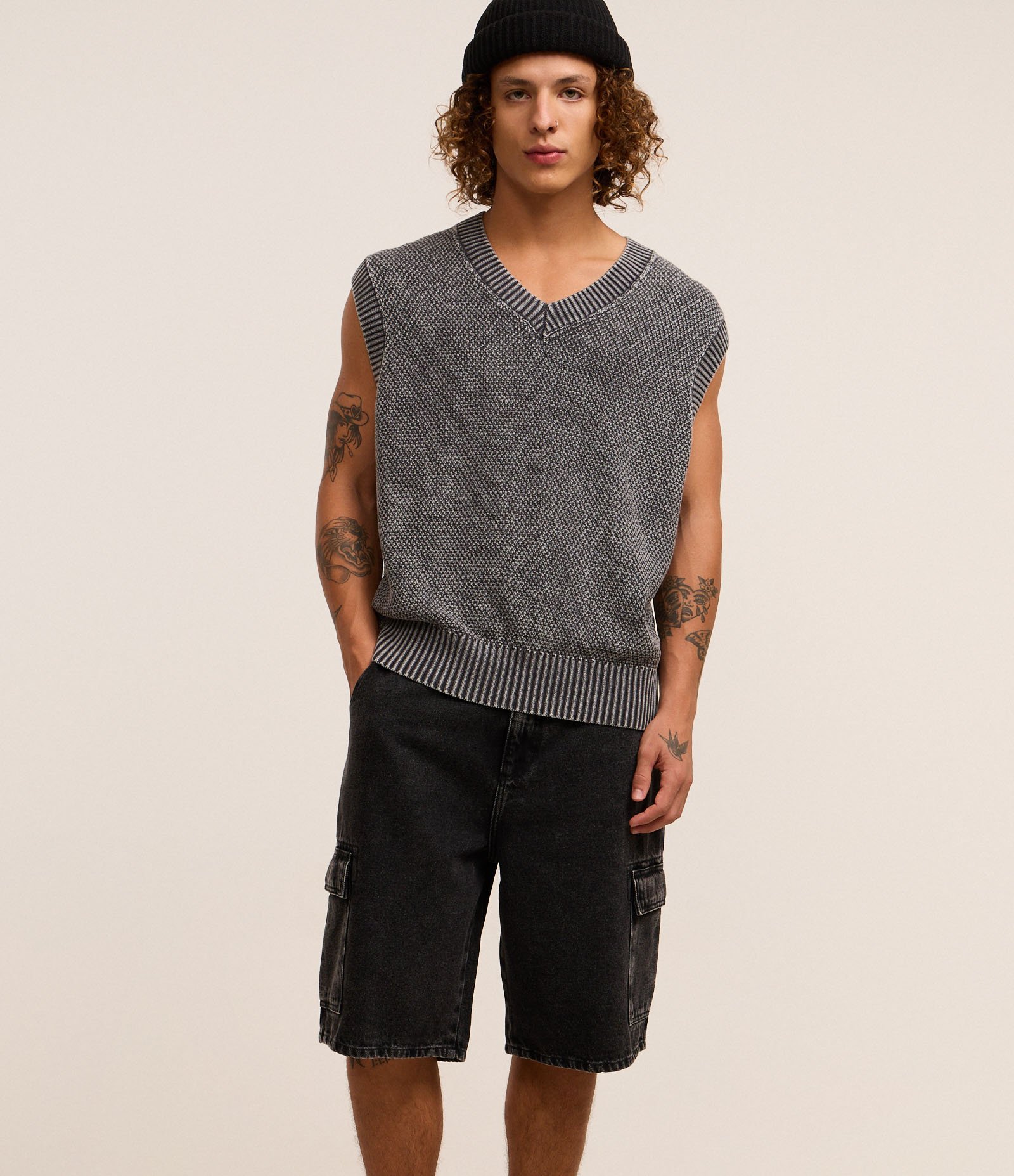 Bermuda Baggy Cargo em Jeans Preto 4