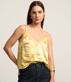Blusa de Alça Acetinada e Detalhe em Renda