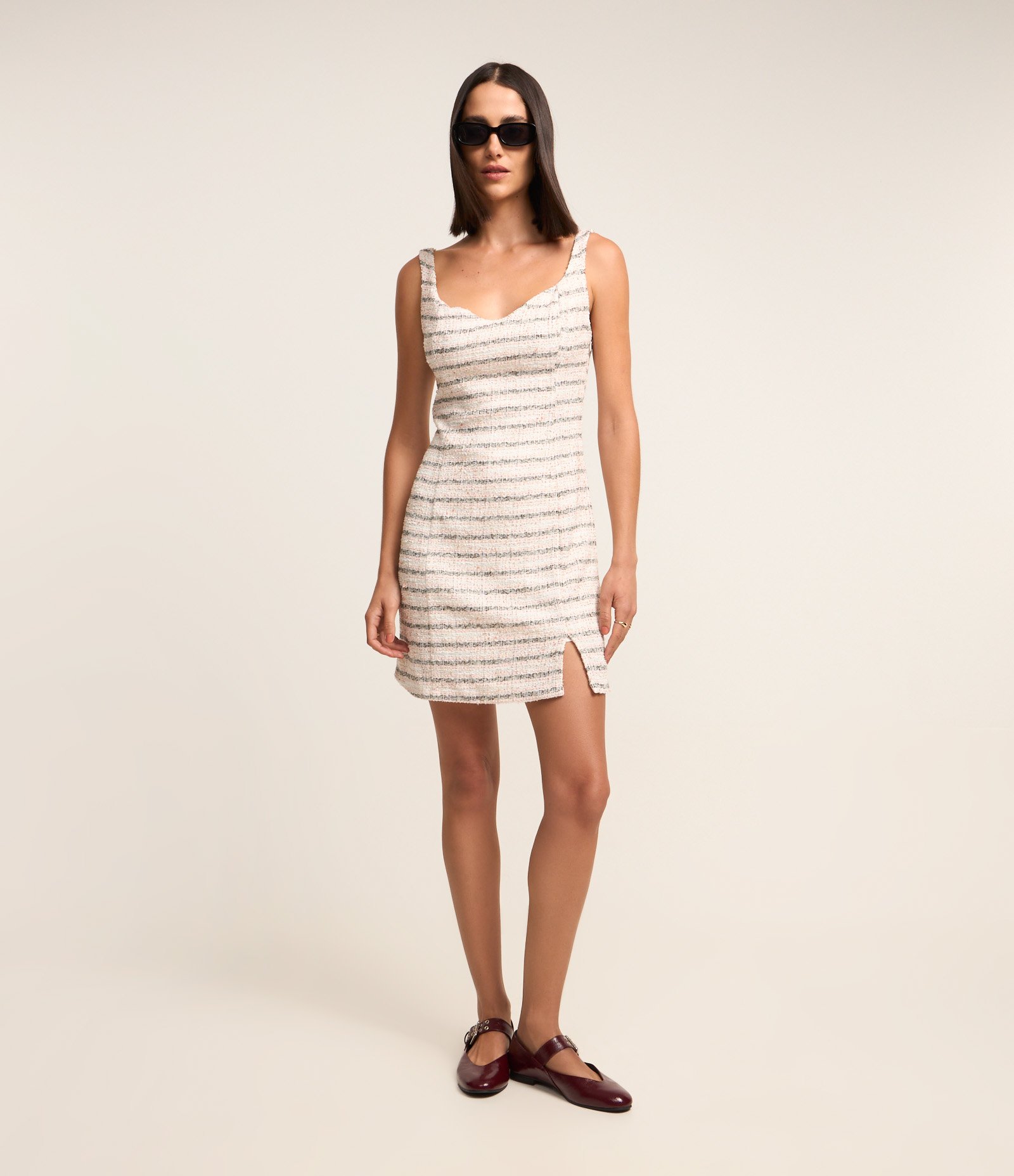 Vestido Curto em Tweed com Textura e Decote Coração Off White 3