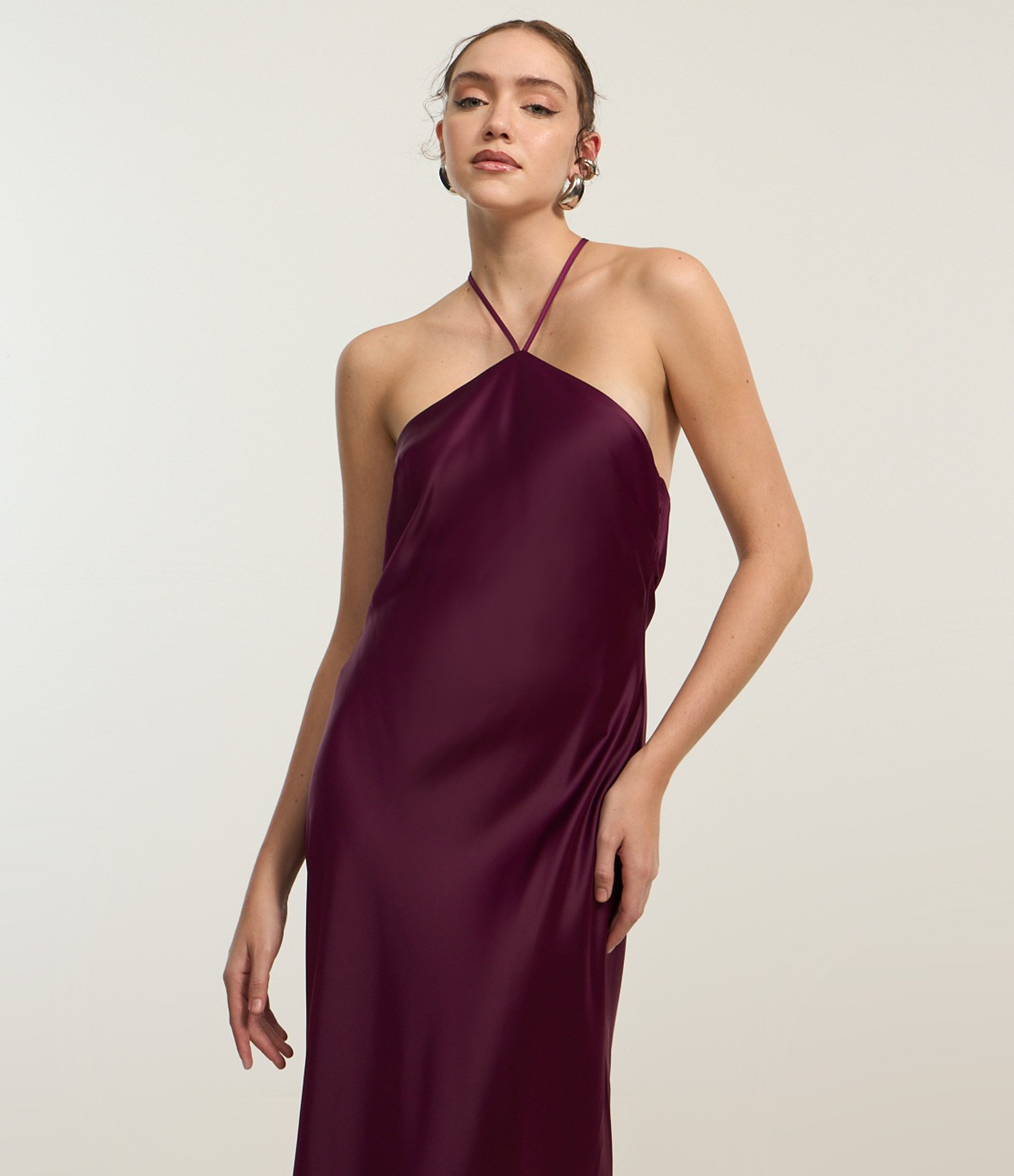 Vestido New Midi em Cetim com Decote Halter Roxo 3