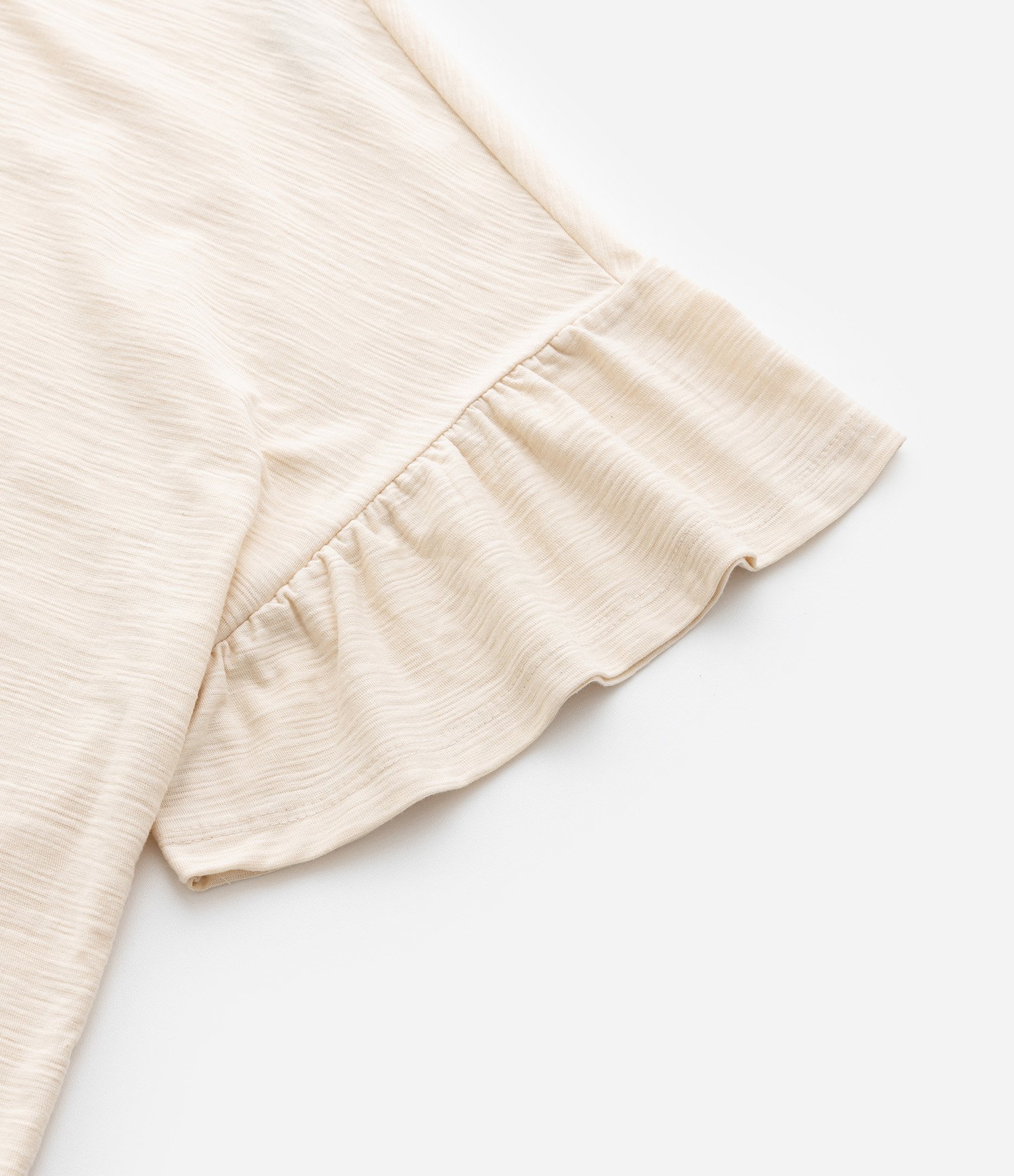 Camiseta em Flamê com Babado na Manga Curve & Plus Size Bege 7