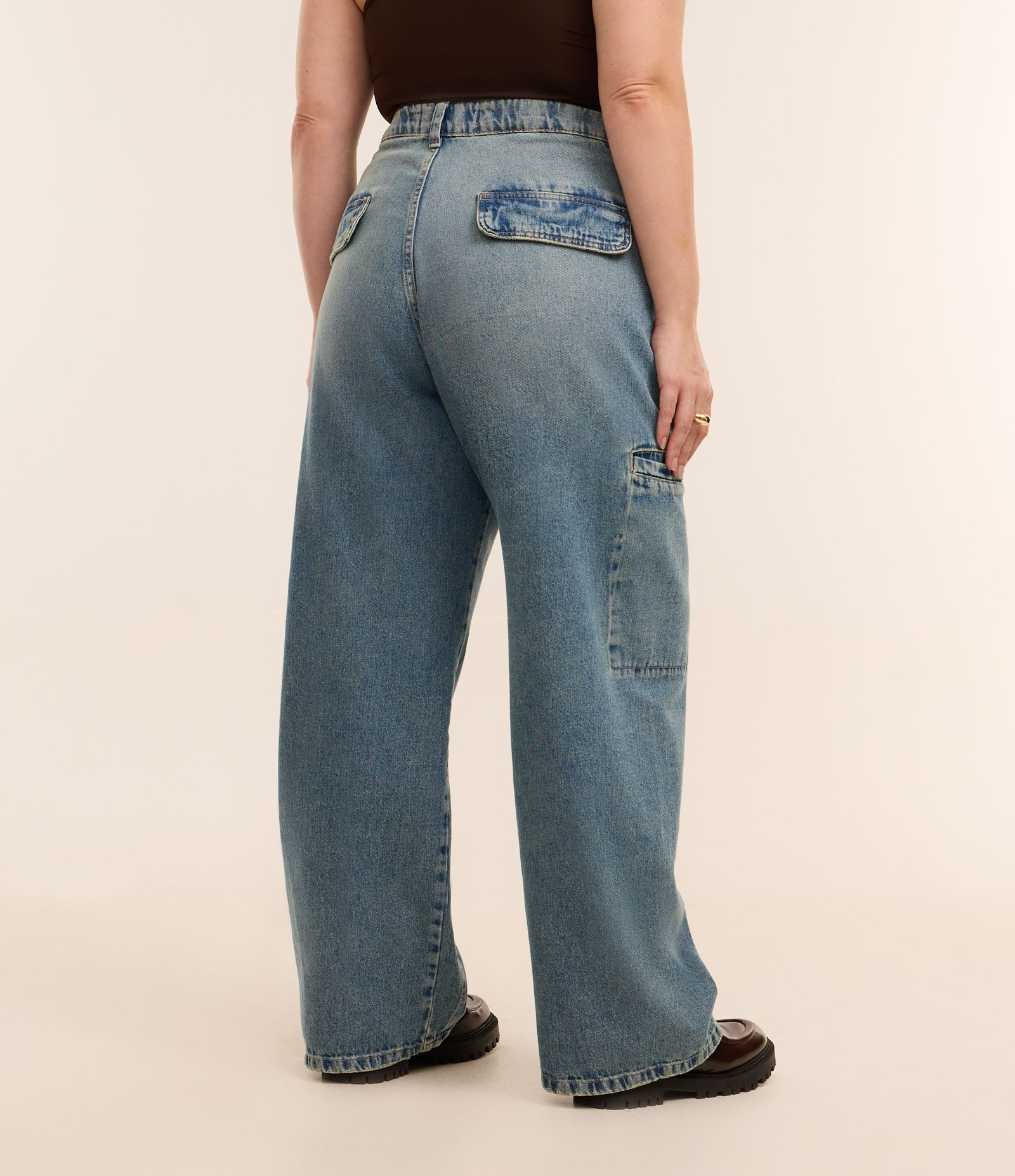 Calça Wide Leg Jeans com Bolsos Cargo Curve & Plus Size Azul 3