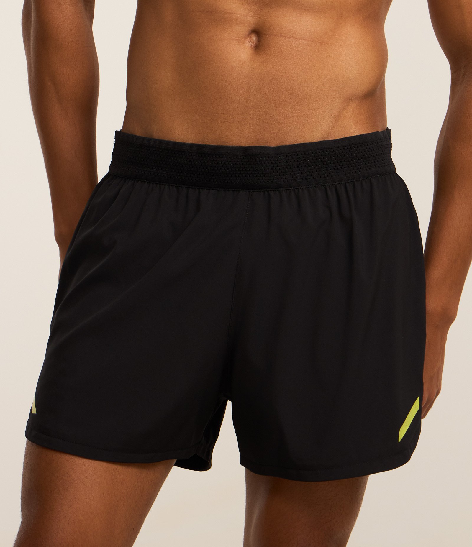 Bermuda Running Esportiva com Bolso Esportivo Funcional Preto 2