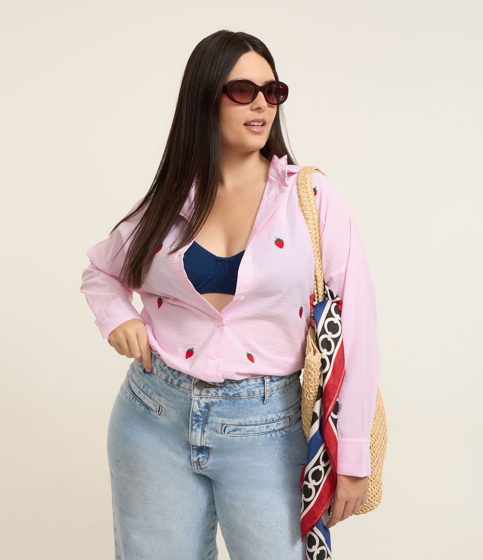 Camisa Listrada e Bordada de Morango Curve & Plus Size Rosa/Branco 1
