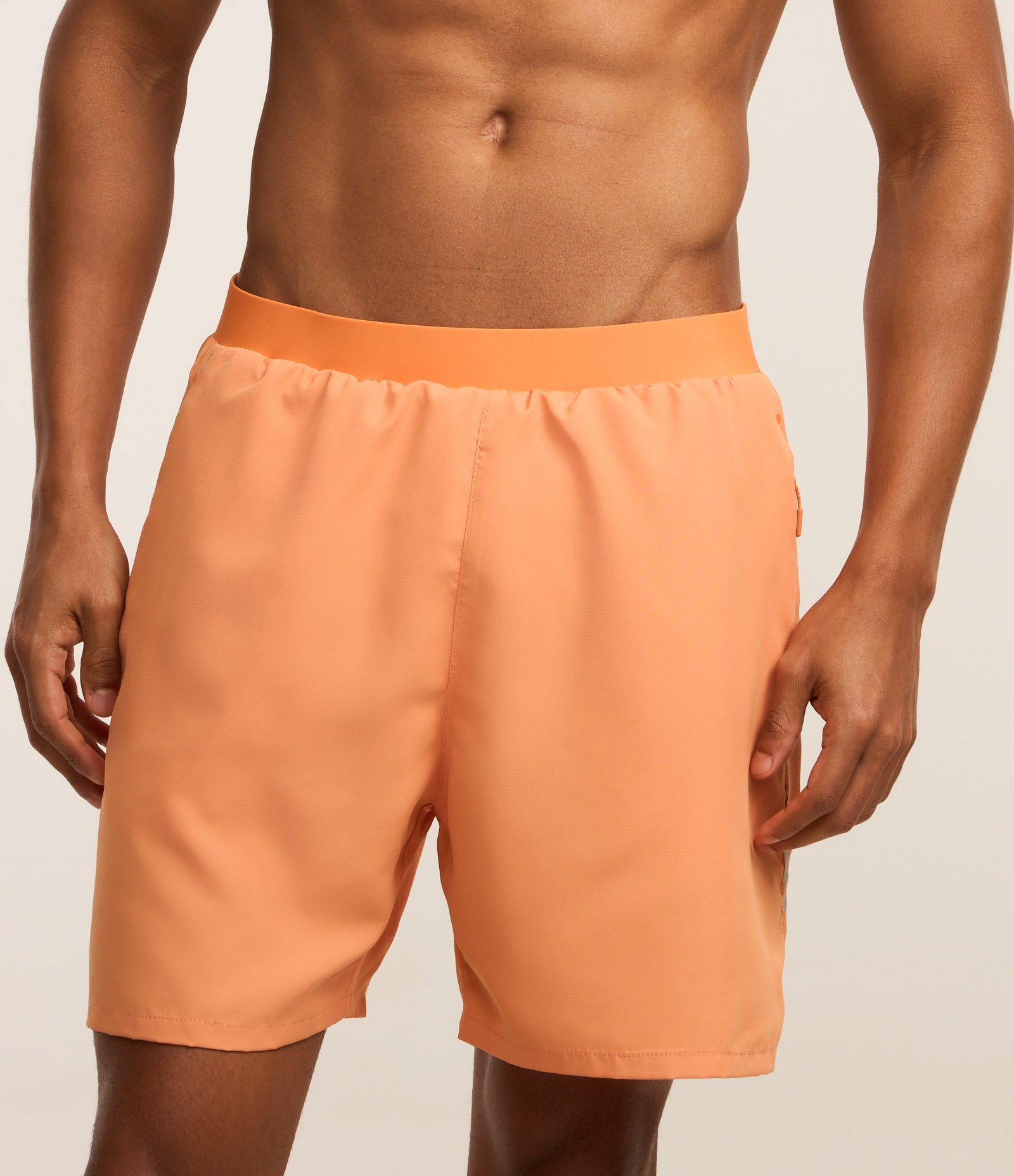 Bermuda Esportiva com Laser Cut e Bolso Funcional Laranja 2