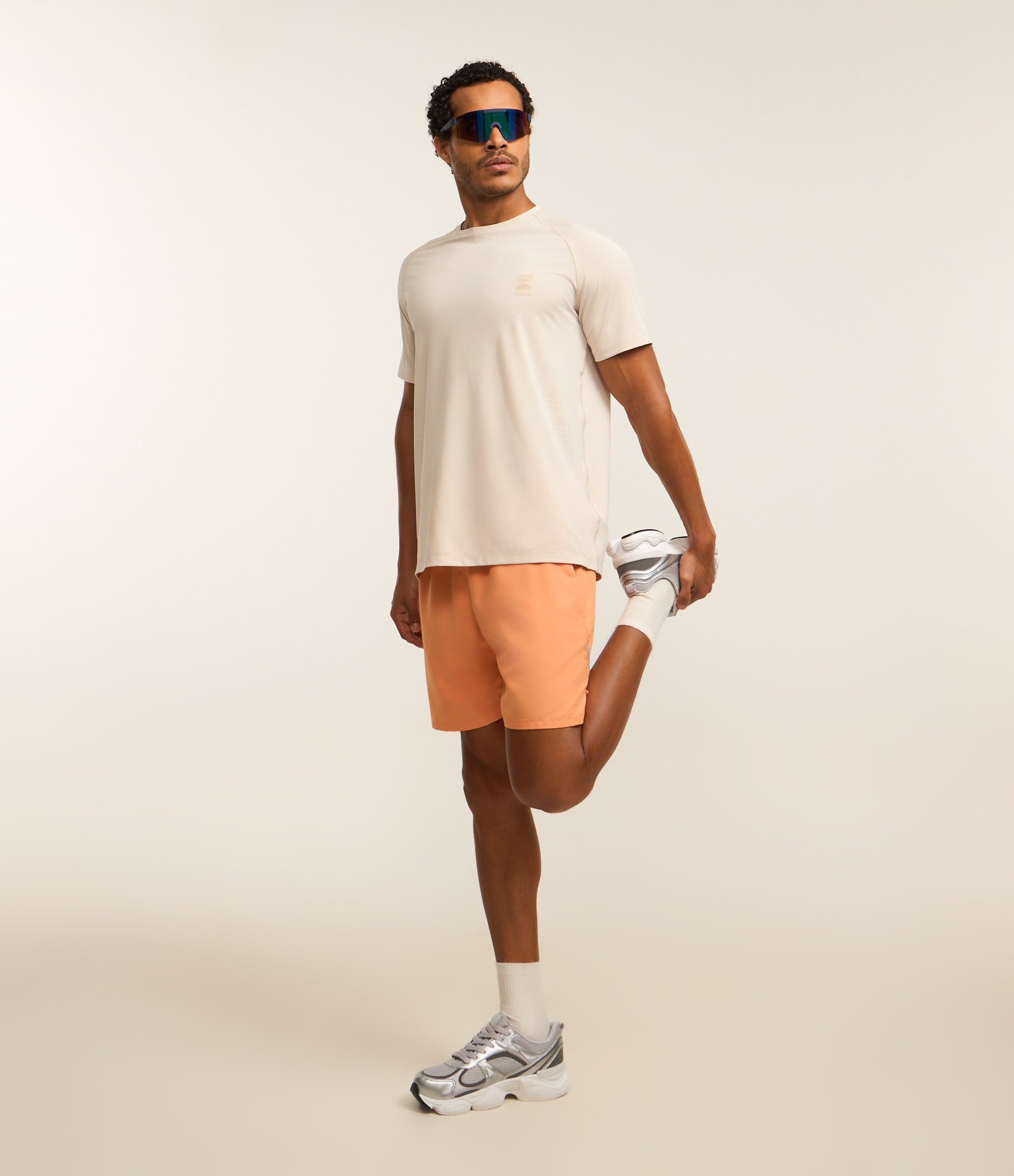 Bermuda Esportiva com Laser Cut e Bolso Funcional Laranja 5