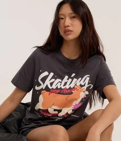 Camiseta T-shirt em Algodão com Estampa Corgi Skating por Amor